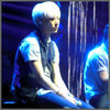 [(:] Du`te la Doo, iti va da el. :-w ..Asa m`a facut mama Bora. ;;) :)) [se aseaza langa ea]