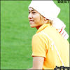 [JH] .. [prinde mingea] ... b-) Nu vreau sa fiu mancat de viu.. :-s [o paseaza la Hyun]