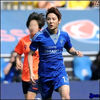 [J] ..[alearga spre poarta echipei lui] ..Prinde`o sau te.. :-w