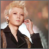 [(:] ..Sigur. Bine, de mine nu intreaba nimeni? :-w.. Ok. [fuge sus]