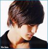 KB. YAA! Soeun! :-w Numai fetele au voie sa stea pe tine? :))=)) [il loveste]