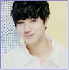 <Y>E si casa mea JY:-wHei Minki.La multi ani !.(ii da o punga).E din partea noastra (aratand spre DH
