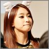 [:)} Daa,si pe el. :-" :)) Aww[il lasa,se intoarce spre Hyun] Esti gelos oppa?:o3 Aww. :x ;o3