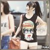 !. [intra; se uita in jur] .. Aaa.. buna.. :-h :) Ati vazut`o pe Hye? ...:)