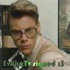 - uhm..daca o vede profa e moarta. :O [in soapta.