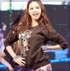 <J> >:P..(se departeaza de Seob ; danseaza)