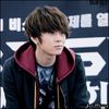 [JH] .. :-w ..Mai vrei frisca? [aratandu`i tubul] ..:)
