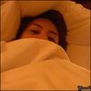 [:X] ..Doarme.. [isi pune mainile sub cap; inchide ochii]