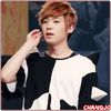 *- [de sus;la balustrada] Hyuung..nu`mi gasesc jacheta albastraa. :( :))=)).