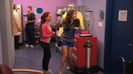 Victorious-2x04-Tori-Gets-Stuck-ariana-grande-22366622-1280-720