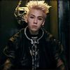♫ :)) [se ridica] Mai bine ma intorc la CUBE decat sa stau aici. :| -.- Bye boys. ^^ [pleaca].