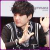✖ [se uita urat la Hye] :-w :)) Daa..vin. :-? ^^.