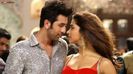 ranbir-and-deepika-romantic-look-yeh-jawaani-hai-deewani-movie