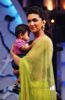 Deepika-padukone-saree-DID-super-mom-Zee-tv-reality-show-007[1]