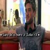 - [ comandă o pizza mare ] lalala ;-?. și, ai aflat că sara e însărcinată ? =))).