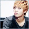 [:D] ..[se uita la Kyu] .. :D .. :-" ..[se duce in spatele lui DW] ..Stii cauza.. :-? ..cred. :D :))