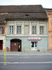 CLADIREA DIN SIGHISOARA UNDE A FUNCTIONAT MUZEU DE ETNOGRAFIE SI FOLCLOR GH. CERNEA .               