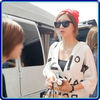 • Yaa yaa..:-w.. Eu nu o invat prostii pe Lizzy :-w..:))