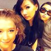 Hi-Tech’s Kim Hee Yeon shares a photo of beautiful CL backstage at Inkigayo