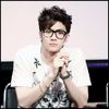 [:|]..[coboara cu o geanta]. Buna Khun :). Haii Ji :-s..[o apuca de brat si pleaca ]