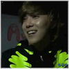 <> ..:)) ..Poate vii la vara, la plaja. :> ..[se uita la Ki Wook] ..:-? ..