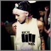 ^^ |coboara| (:| Uff. :)) |isi ia jacheta pe el;se uita pe acolo ;));pleaca|.