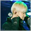 << ..L`ai lasat singur.. asa prietena esti tu? :-w..:(