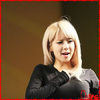Ͼ ..:| [se ridica de pe jos] Hoon! ..:-w.. Haa.. fii atenta la el..:-w