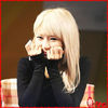 Ͼ [il deschide] Bingo! ..^_^ ~~ Vai..Hoonie..>:) [opreste melodia]