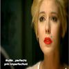- [ aleargă spre el. ] CRISTIIIIIIII... [ urlă. ;< ]