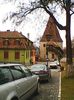 parcari pe aleiile centrului istoric din Sighisoara.
