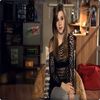 ( se aşează ) Eu zic să mai aşteptăm.. adiică să nu le zicem acum #click