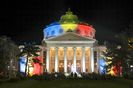 ATENEUL ROMAN DIN BUCURESTI,IN LUMINA REFLECTOARELOR TRICOLORE