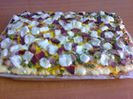 Pizza de casa taraneasca cu ceapa vrede, slanina afumata si marar - 1
