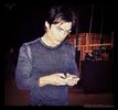#► *vine din oras butonand telu;; nu prea il intereseaza ce -cl-