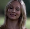 ᵔᴥᵔ -- *Îşi ia un pahar* Beau şi eu poate îmi trece durerea de la palme. Hei,bine,tu? #elena