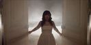 indila-videoclip-tourner-dans-le-vide