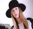 ♡ cσνєη ♡ *sare pe el și îl ia în brațe* NU PLÂNGE FETIȚA MEA #stefan