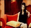 ♡❧`⇒. -îi face cu ochiul și râde, se pune ip pe canapea-#Elijah.