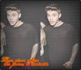 ; jason ; [se linge pe buze si zambeste; si se uita dp din greseala spre usa] Ohh , uite cui i-a