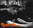 ; justin ; [se uita la ea ; se intoarce si pleaca]