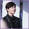 < Vorbea cea cu iubit, si amant..:-w Da chiar.. cine`i norocosul? :-?.. Inafara de Junyoung..:))
