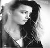 ♡❧`⇒.; -prelungește sărutul și se urcă pe el :))-.