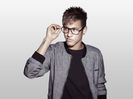 ɳҽყɱαɾ | [mi s.a blocat ja;;vra aia de pc :-j ] meh... *se uita la ei*