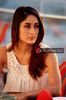 Kambakht-ishq-kareena-kapoor-30835757-266-400