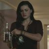 ✿ - Tequila* ii da o sticla* De ce vrei sa te imbeti?=))