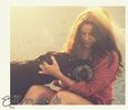 ┊deɴιι┊când intră Denisa plecaţi. mumu! ¤se întinde pe jos¤