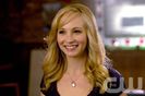 ᵔᴥᵔ -- Hey anna . Bine fac, oarecum. tu? #Stefan Hey Hayley! *Sare pe ea*