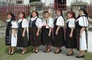 NEVESTE DIN PALOS IN COSTUME POPULARE ROMANESTI.