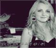 ┊deɴιι┊¤vine cu bagajele şi se uită în jur¤ sunt singură. ;o boss de boss. b-)